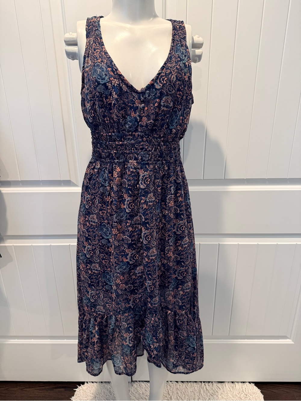Rewind Sleeveless V-Neck Floral Midi Dress in Navy and Dusty Blue